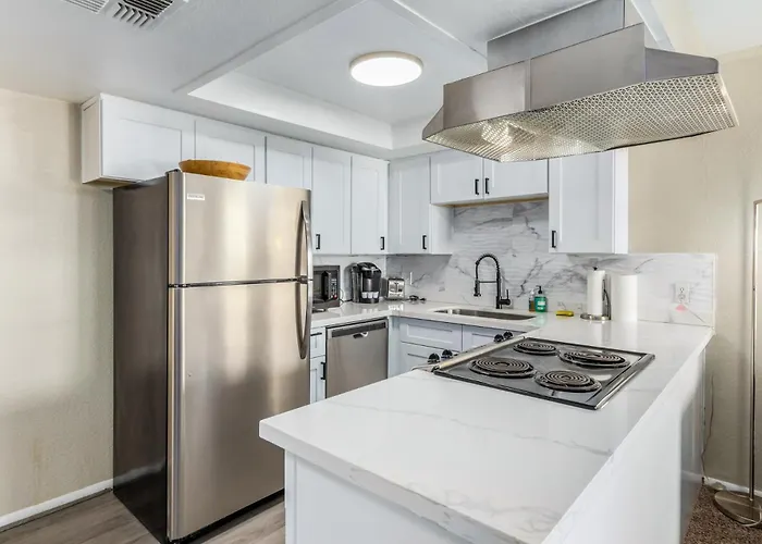 Greenbelt Condo-patiopooltennisold Town 5min Apartment Scottsdale