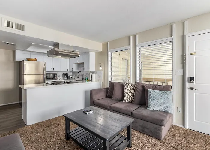 Greenbelt Condo-patiopooltennisold Town 5min