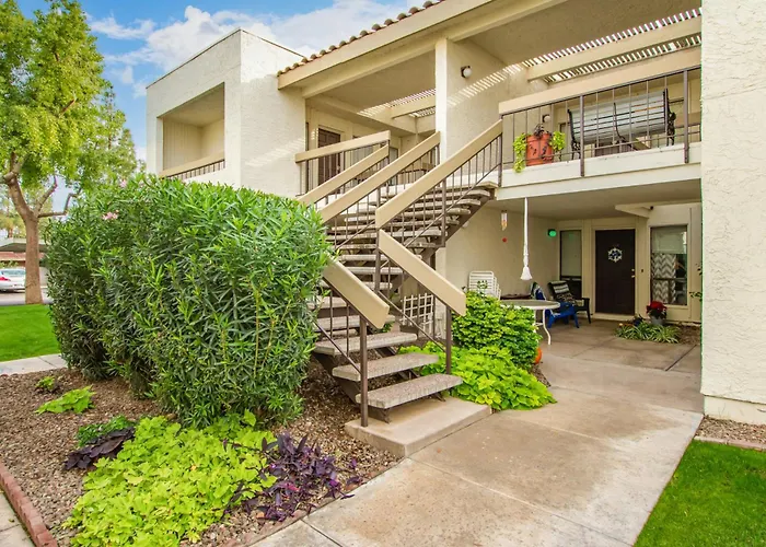 Greenbelt Condo-patiopooltennisold Town 5min Apartment
