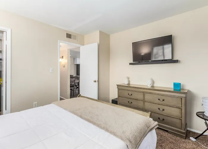 Apartment Greenbelt Condo-patiopooltennisold Town 5min *