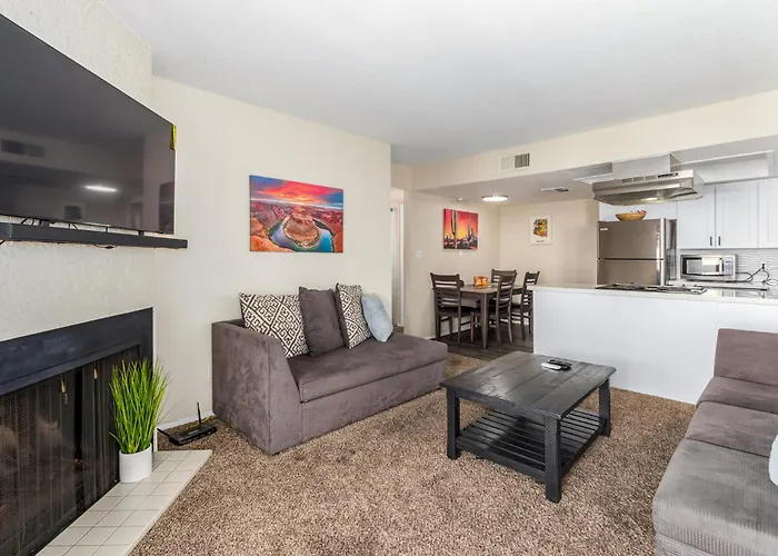 Greenbelt Condo-patiopooltennisold Town 5min